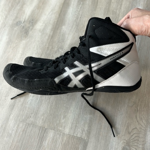 adidas Other - ASICS  Wrestling 🤼 Shoes Men Sz 10 black and white